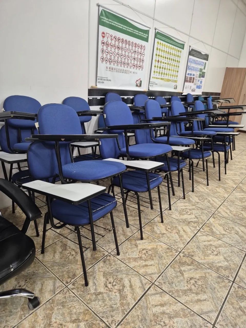 Cadeiras Universitárias  - Foto 3