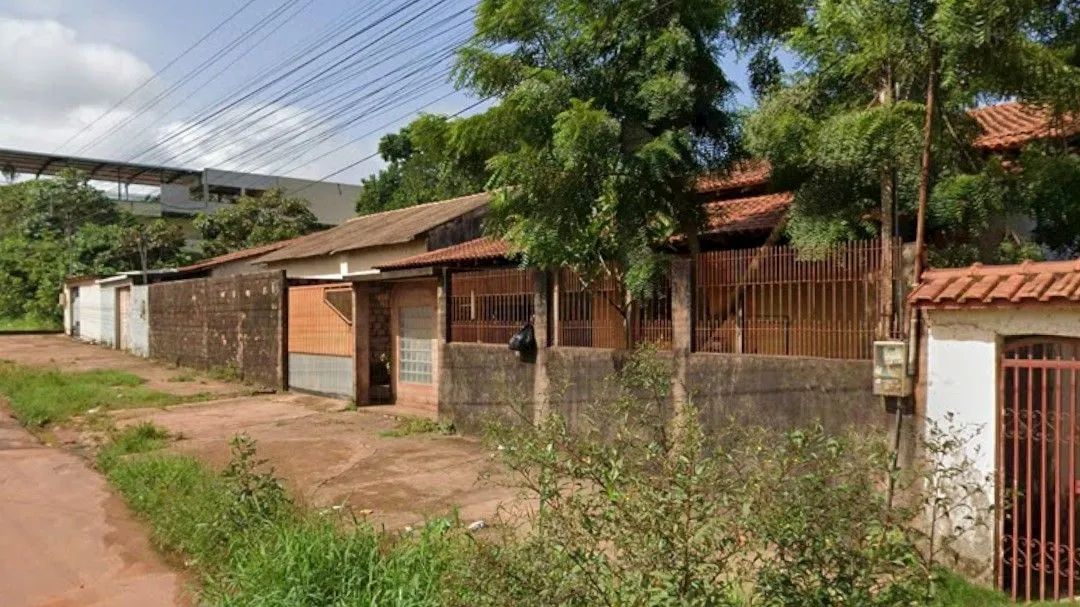 Venda terreno com 3 casas - Foto 5