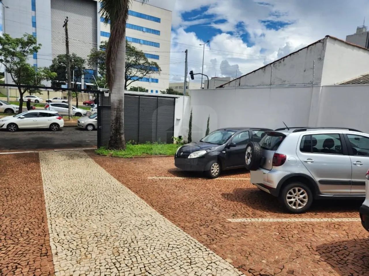 Casa Comercial Para Locação e Venda no Bairro Brasil - Foto 3