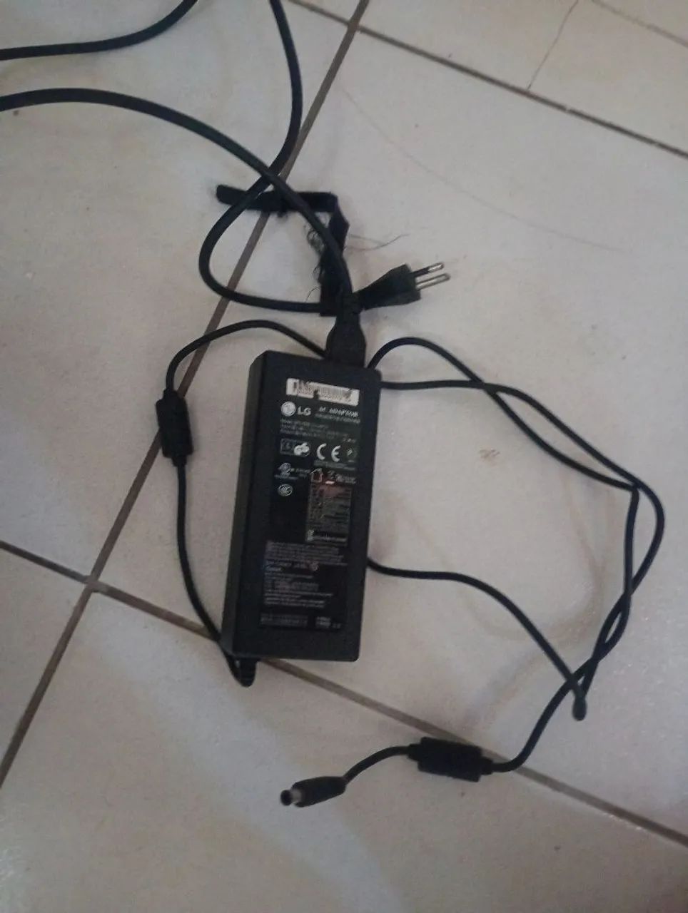 Fonte LG ac adaptar  19v.   - Foto 2