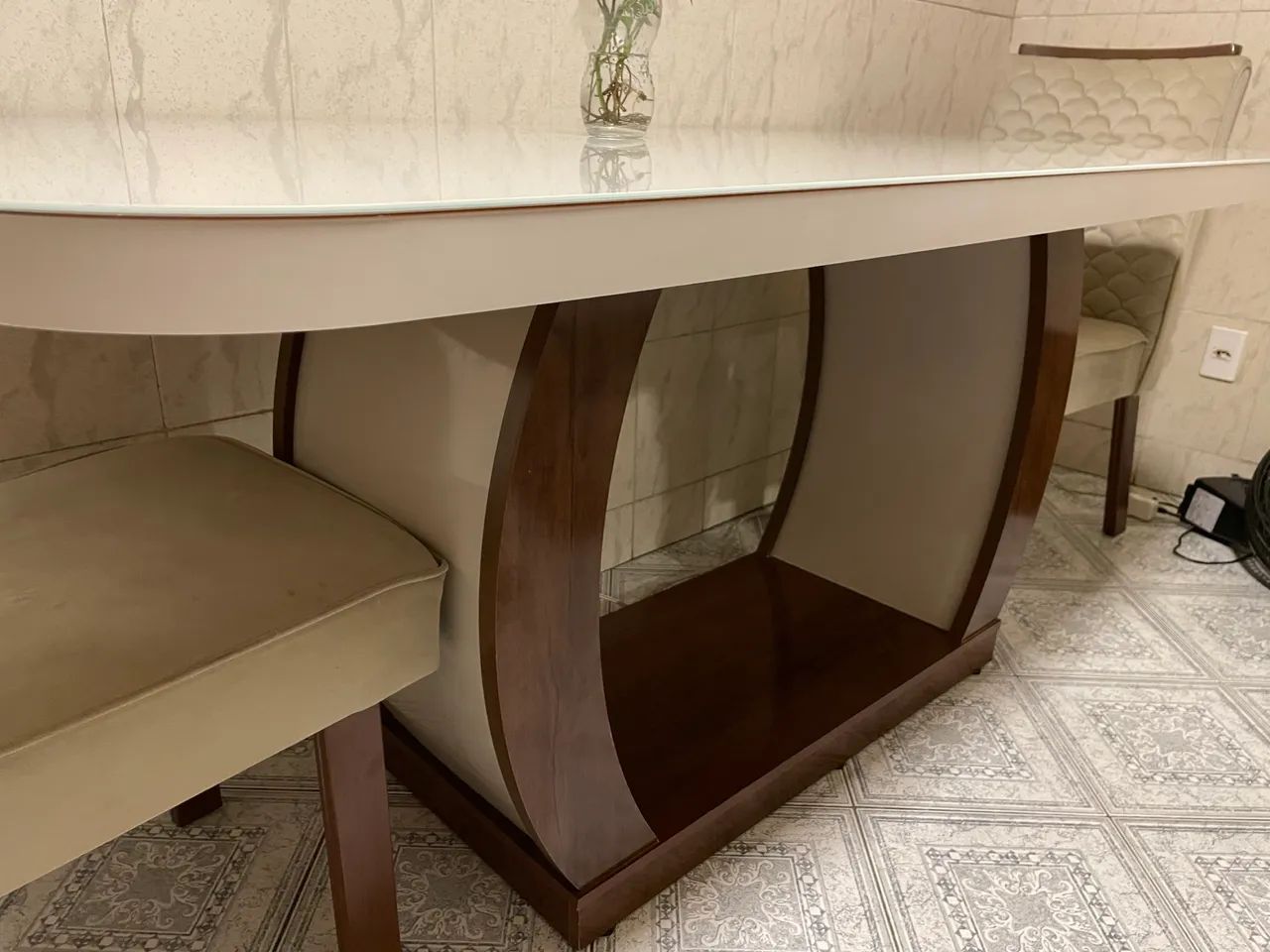 Mesa com 6 Cadeiras - Foto 4