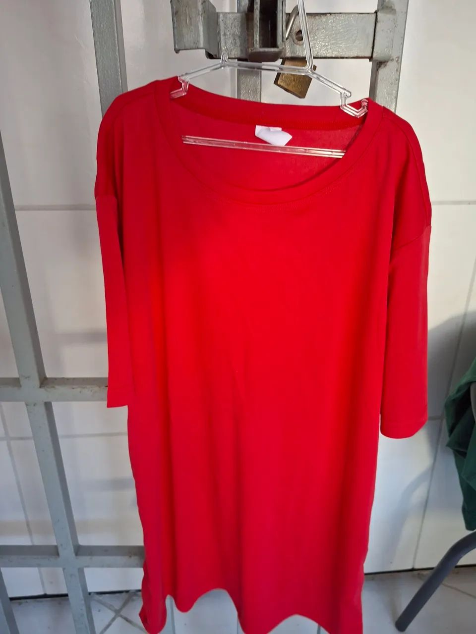 Camisa lisa nova