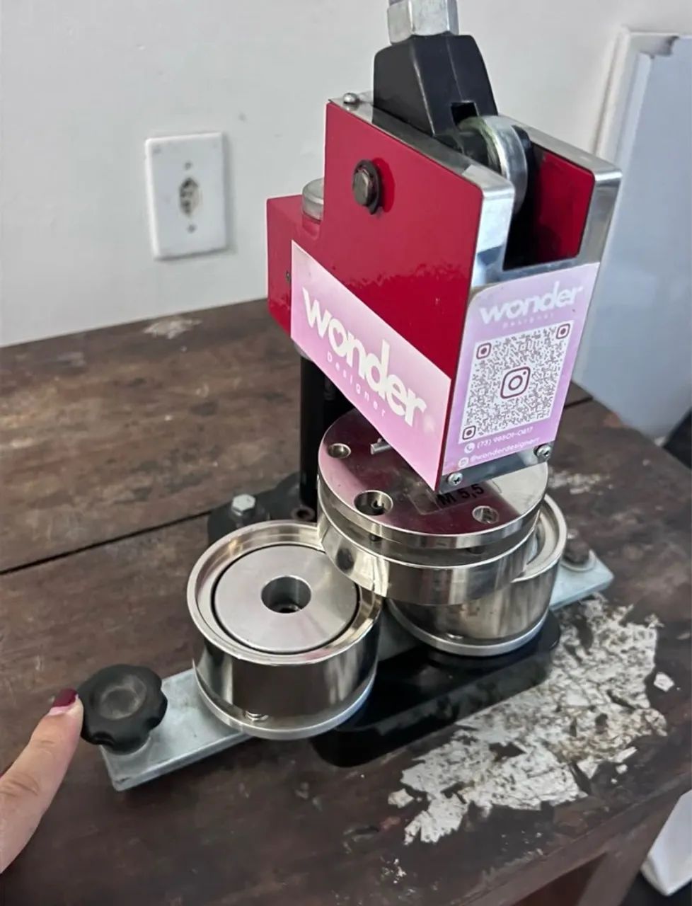 Máquina de bottons da Chigueto, com matriz de 5,5 cm - Foto 3