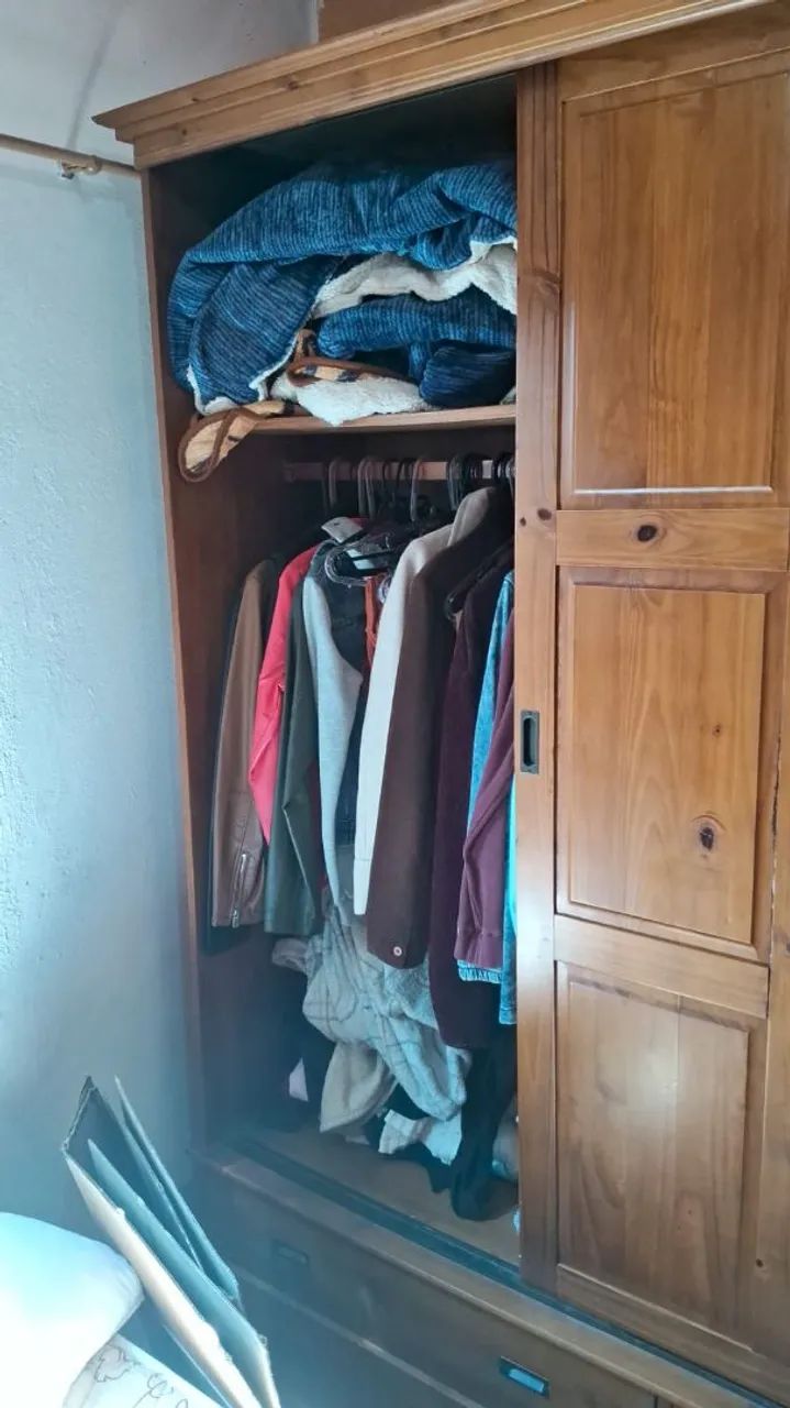 Guarda roupa de madeira  - Foto 3