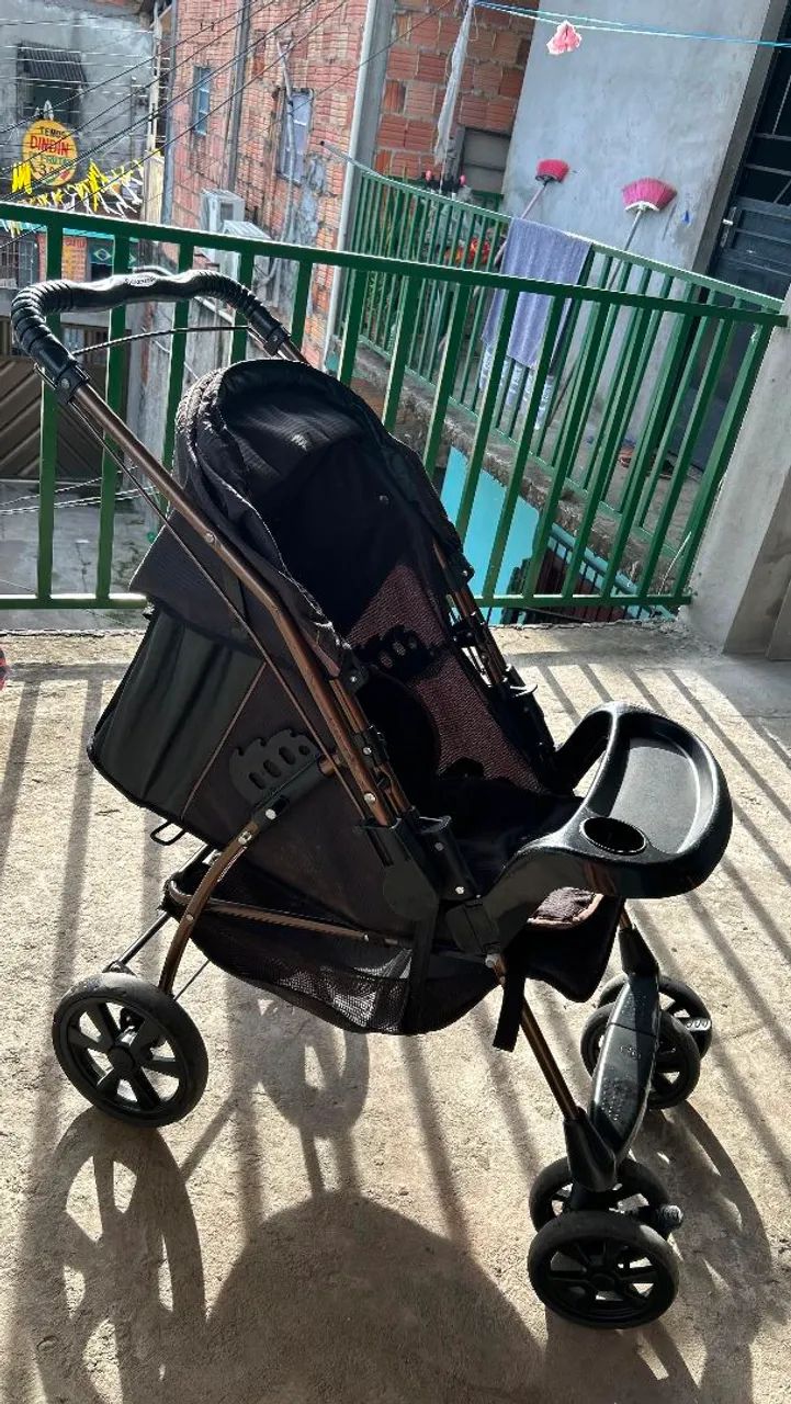 Vendo carrinho de bebê em bom estado 
