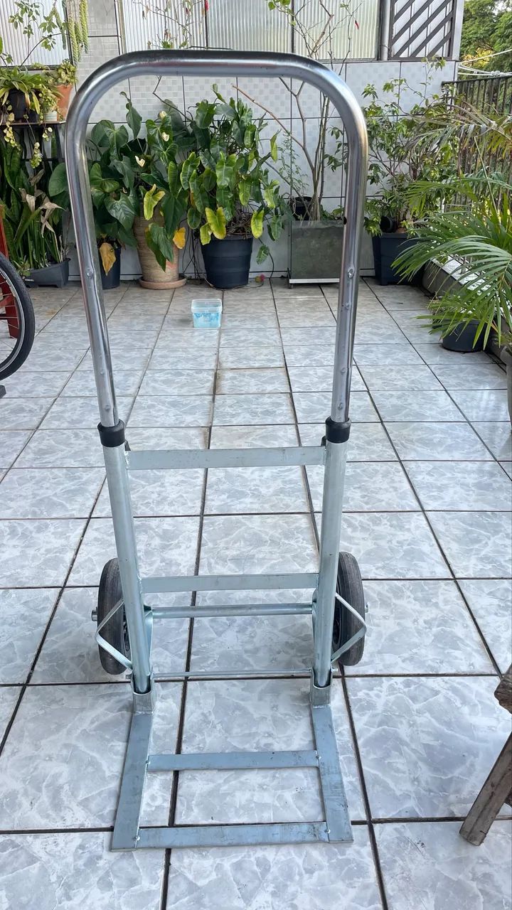 Carrinho de carga e dobrável com regulagem de altura