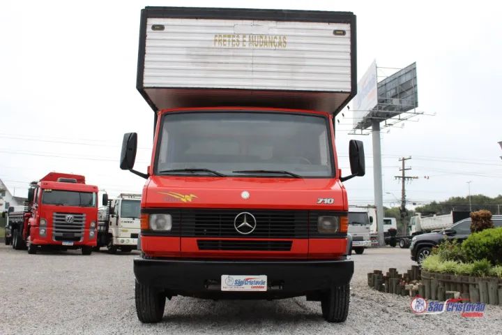 Mercedes Benz 710 2004 - Foto 2