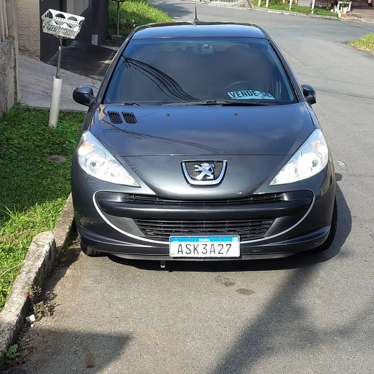 Peugeot 207 Sedan Passion XR 1.4 Flex 8V 4P 2010