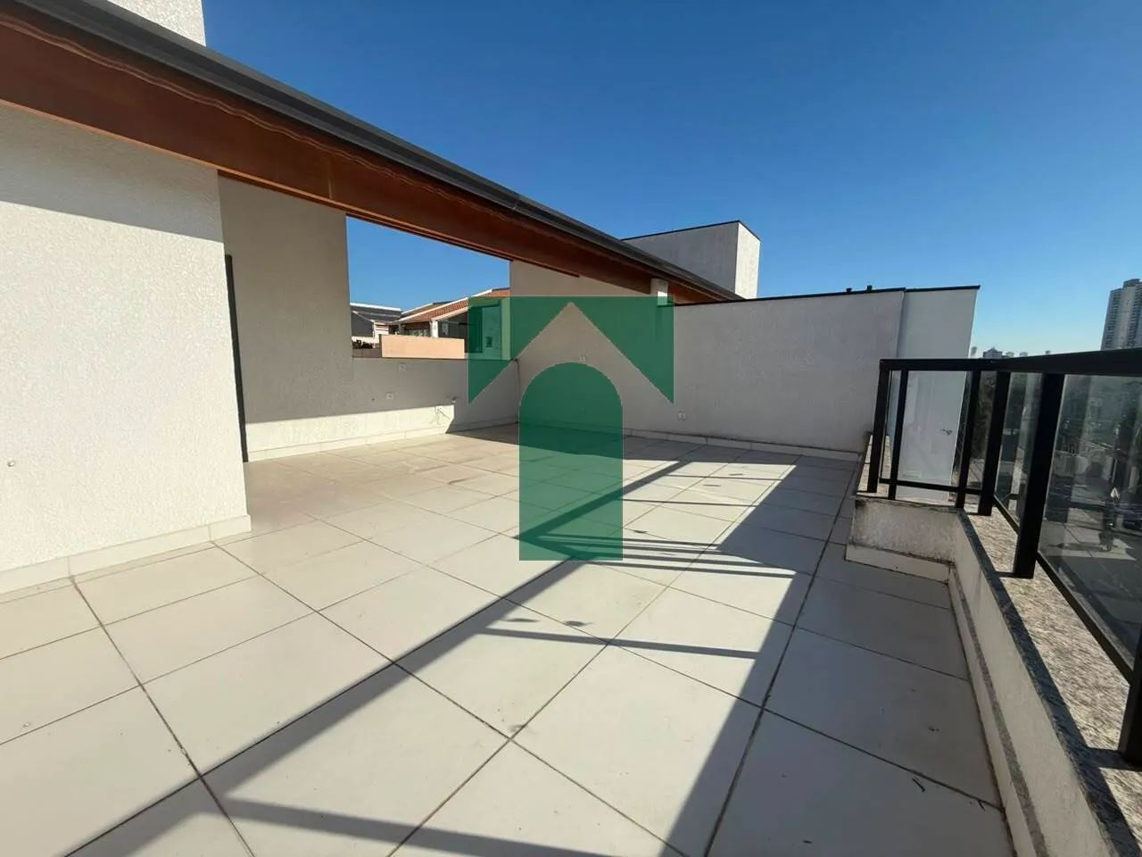Sobrado à venda com 194m² 3 quartos e 4 vagas (Vila Pires)