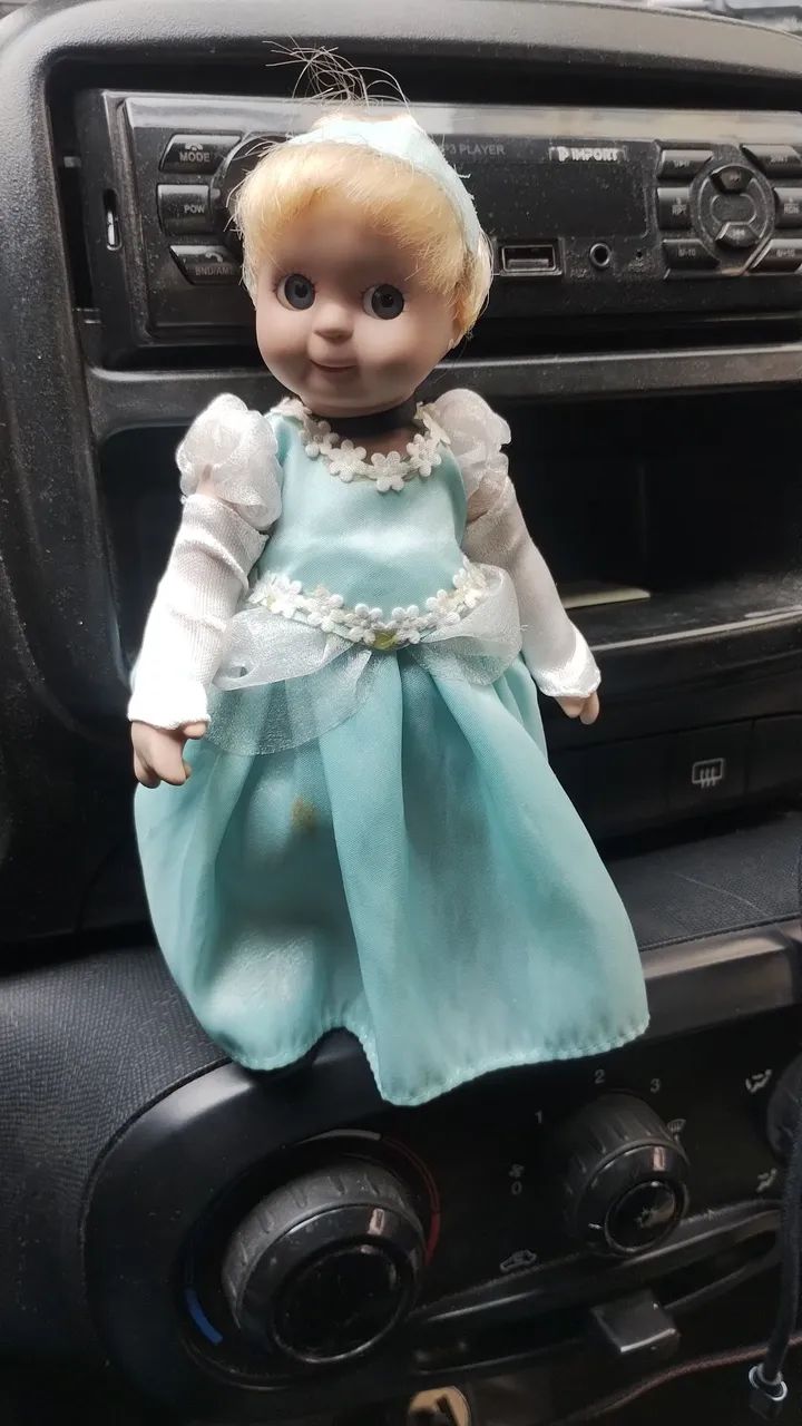 Bonecos de coleção Peter pan e cinderela em porcelana  - Foto 3