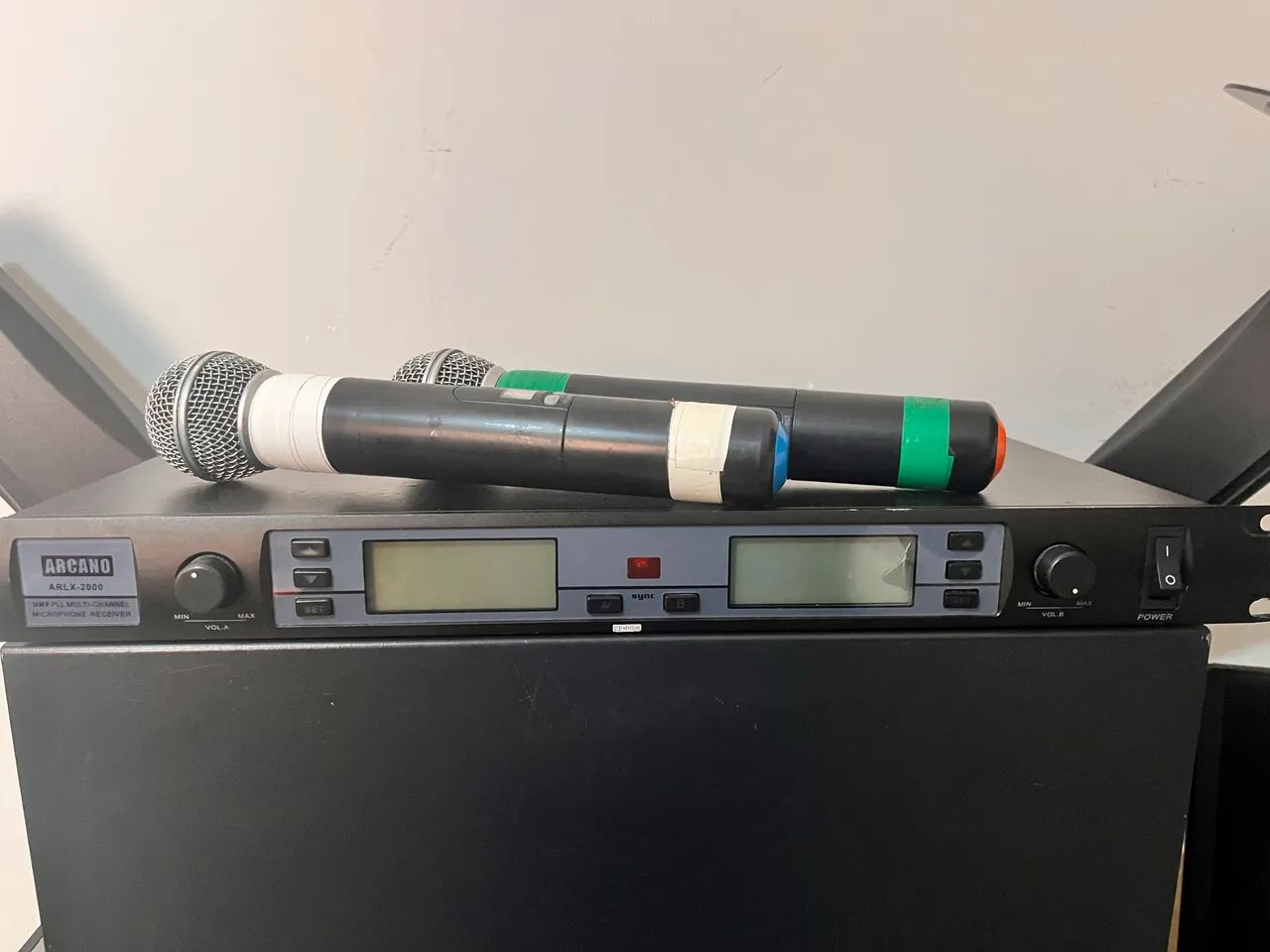 Microfone sem fio Arcano arlx 2000