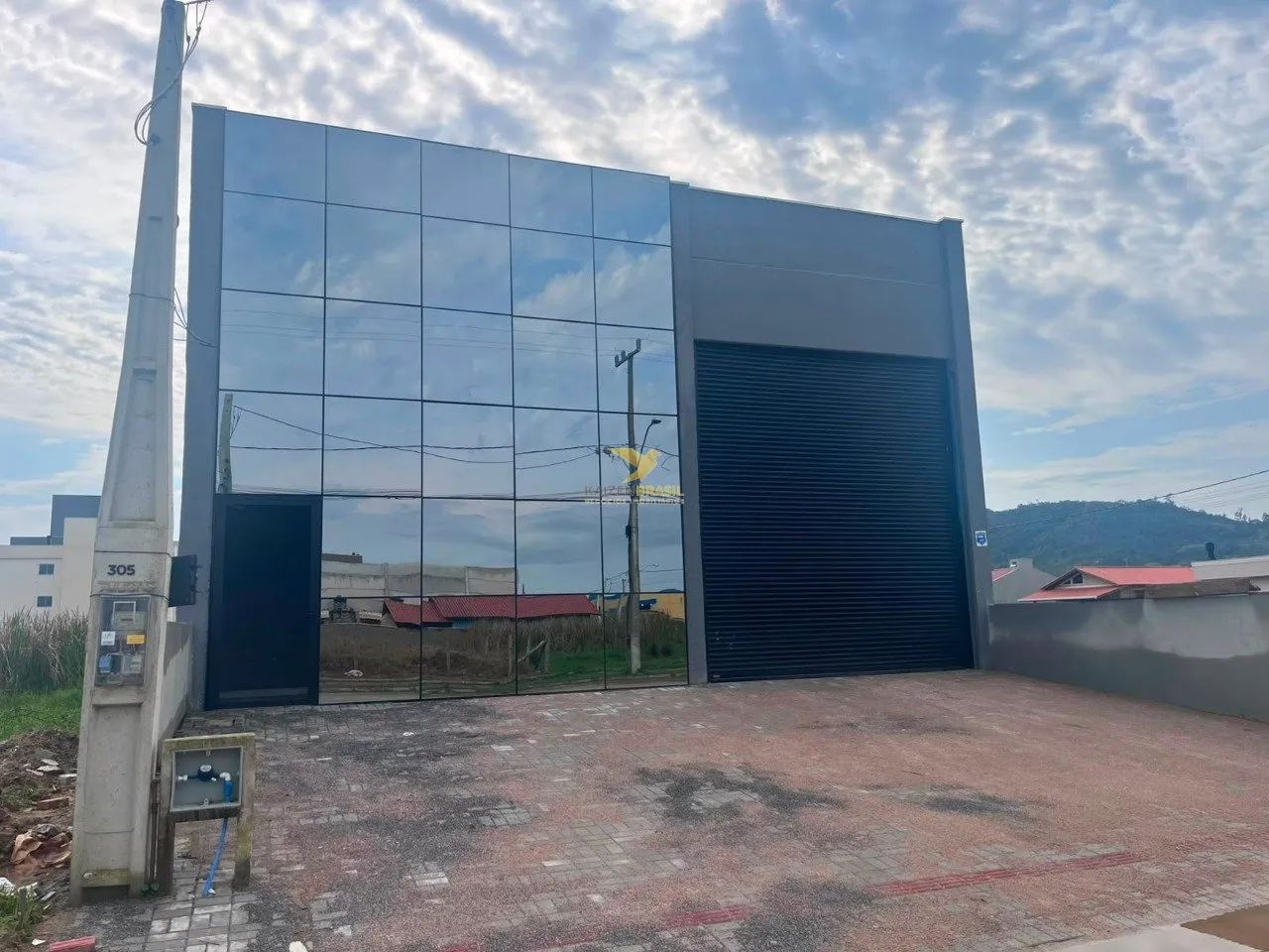 Galpão para locação em Tijucas/SC 330 m² com mezanino e escritório - Foto 2