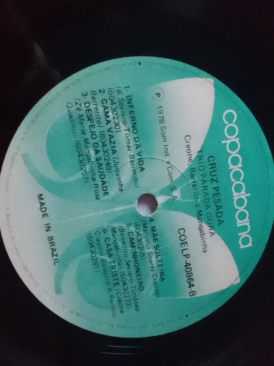 Disco de vinil trio parada dura em bom estado - Foto 6
