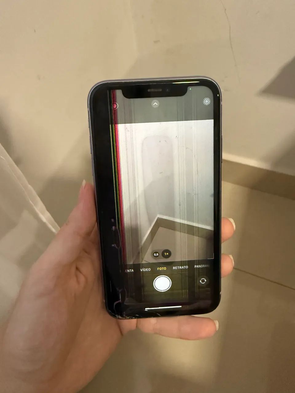 iPhone 11 128G  Roxo - Tela Estragada - Foto 3