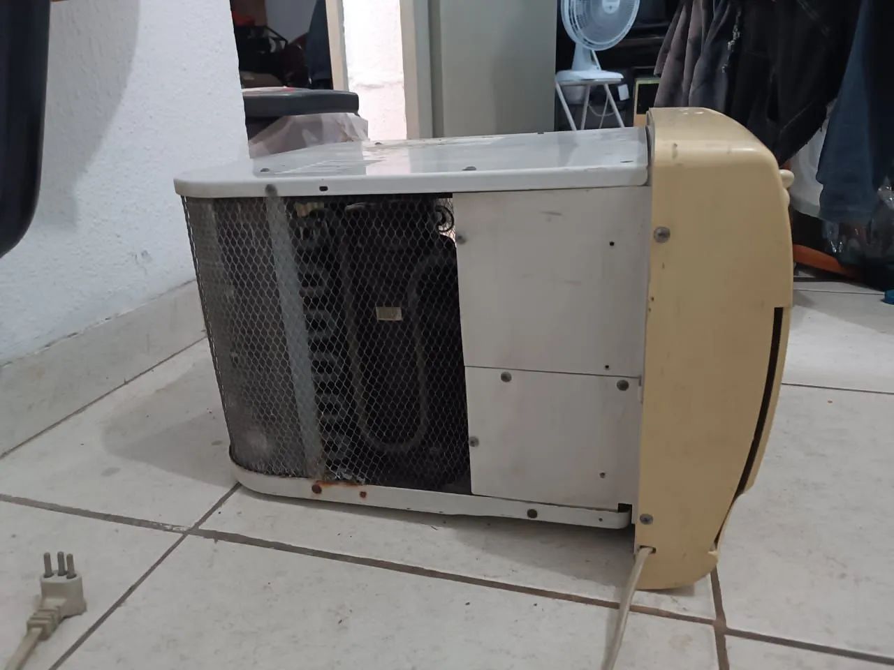 Ar condicionado 7.500 BTUs 220v - Foto 3