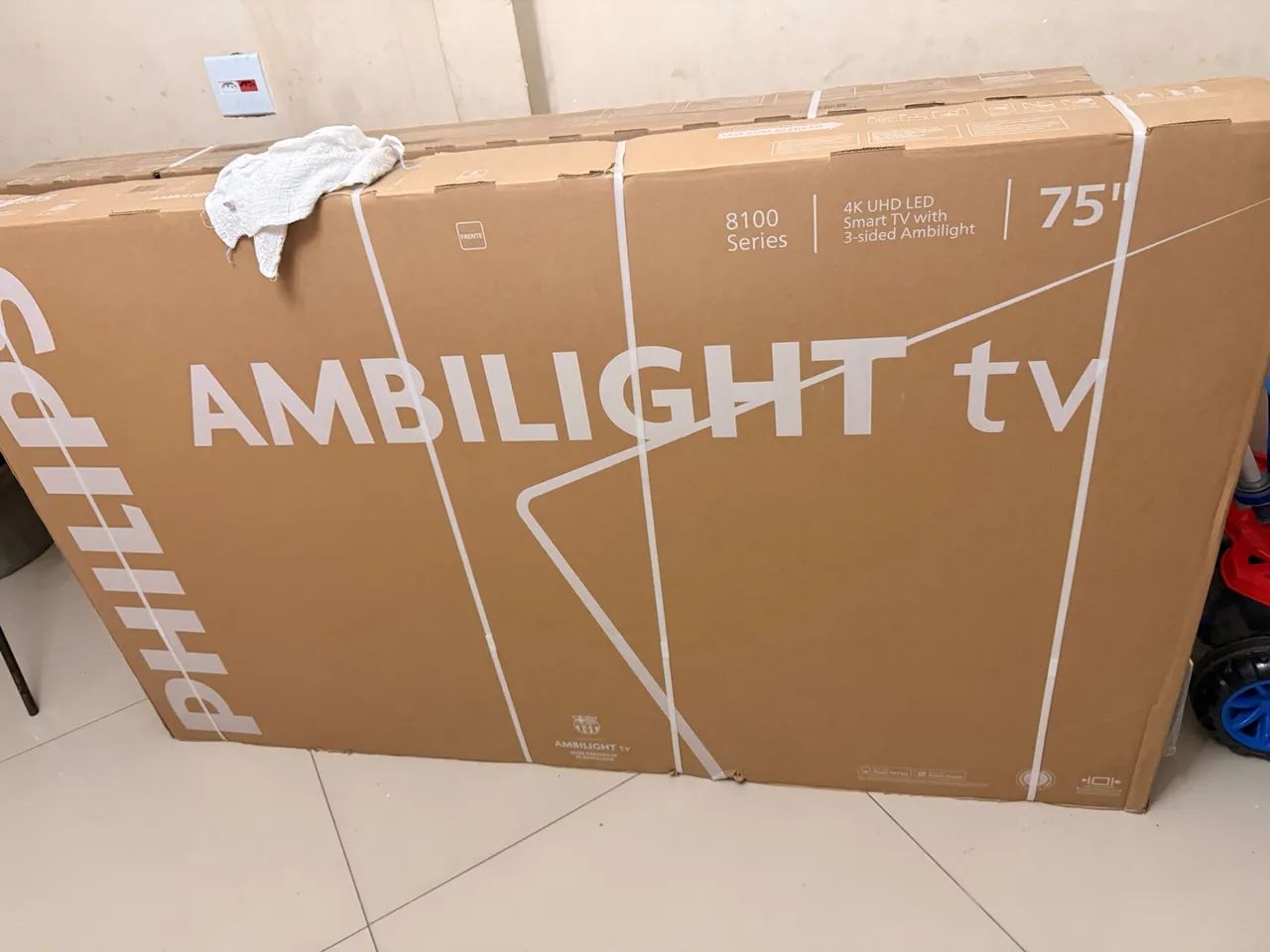 Tv de 75 lacrada Philips ambilight