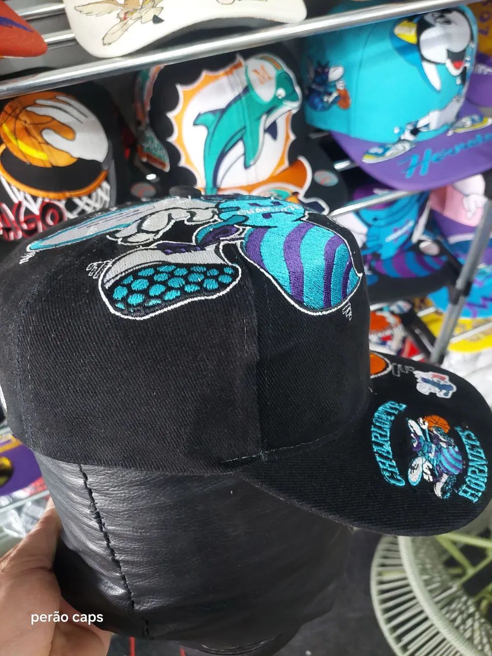 Boné Charlotte Hornets big logo the game  - Foto 3
