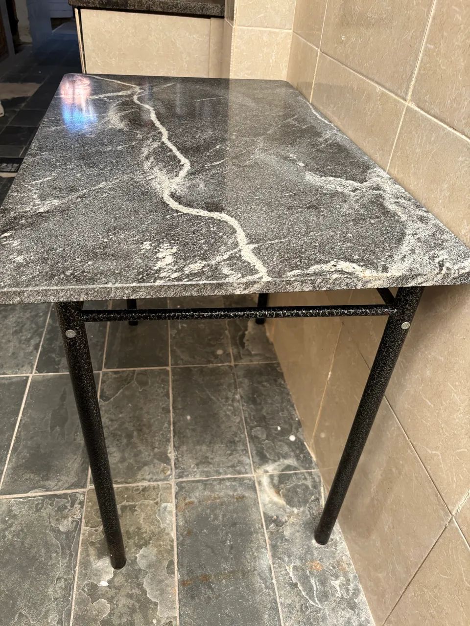 Mesa de Mármore Preta com Base de Ferro  - Foto 5