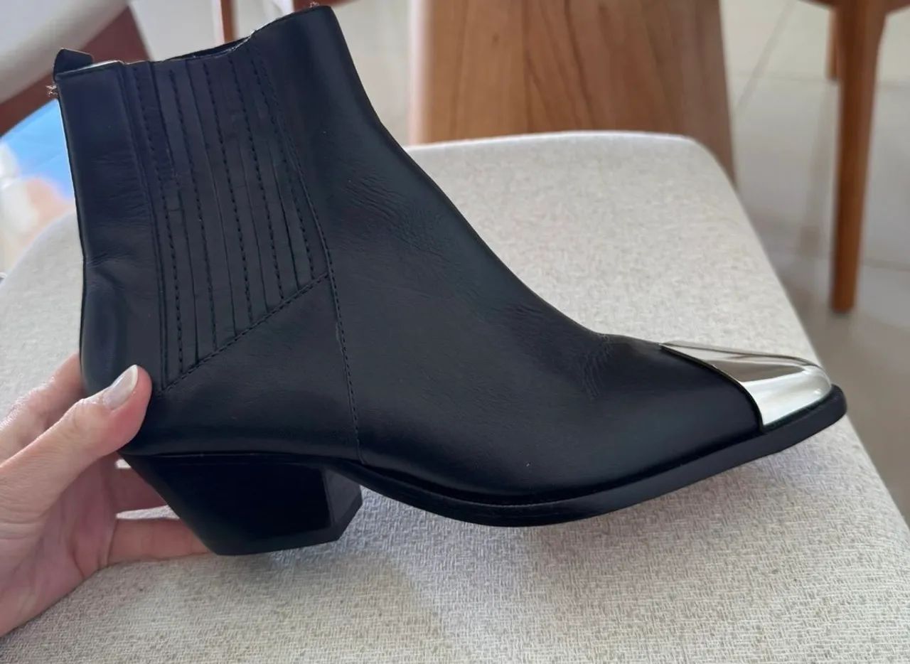 Bota de cano curto Schutz
