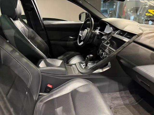 Jaguar E-Pace R-dynamic S 2.0 AWD 249cv Aut. 2019 - Foto 5