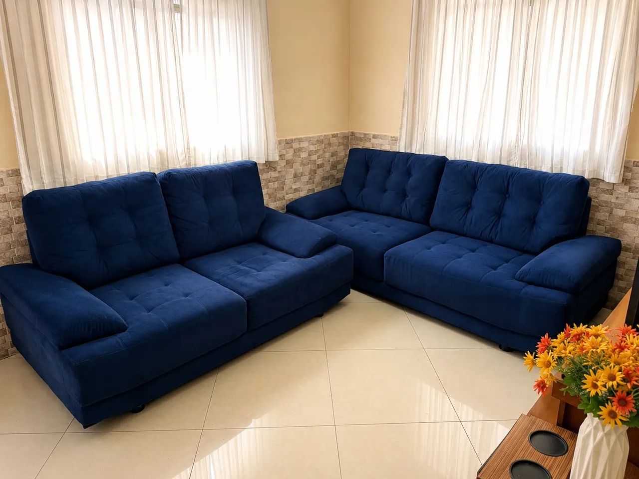 Vendo excelente sofá 2 e 3 lugares 