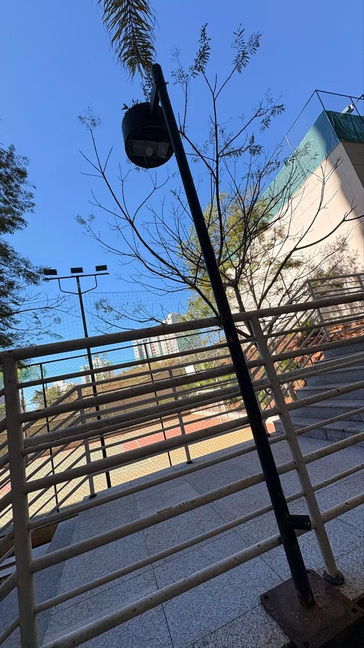 Poste iluminação com cúpula
