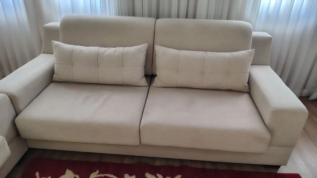 Vendo sofá de 2 e 3 lugares.