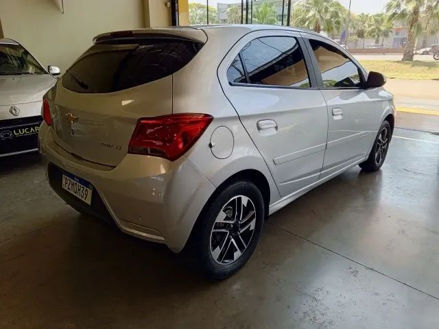 Chevrolet Onix Hatch LT 1.4 8V Flex Mec. 4P 2017 - Foto 3