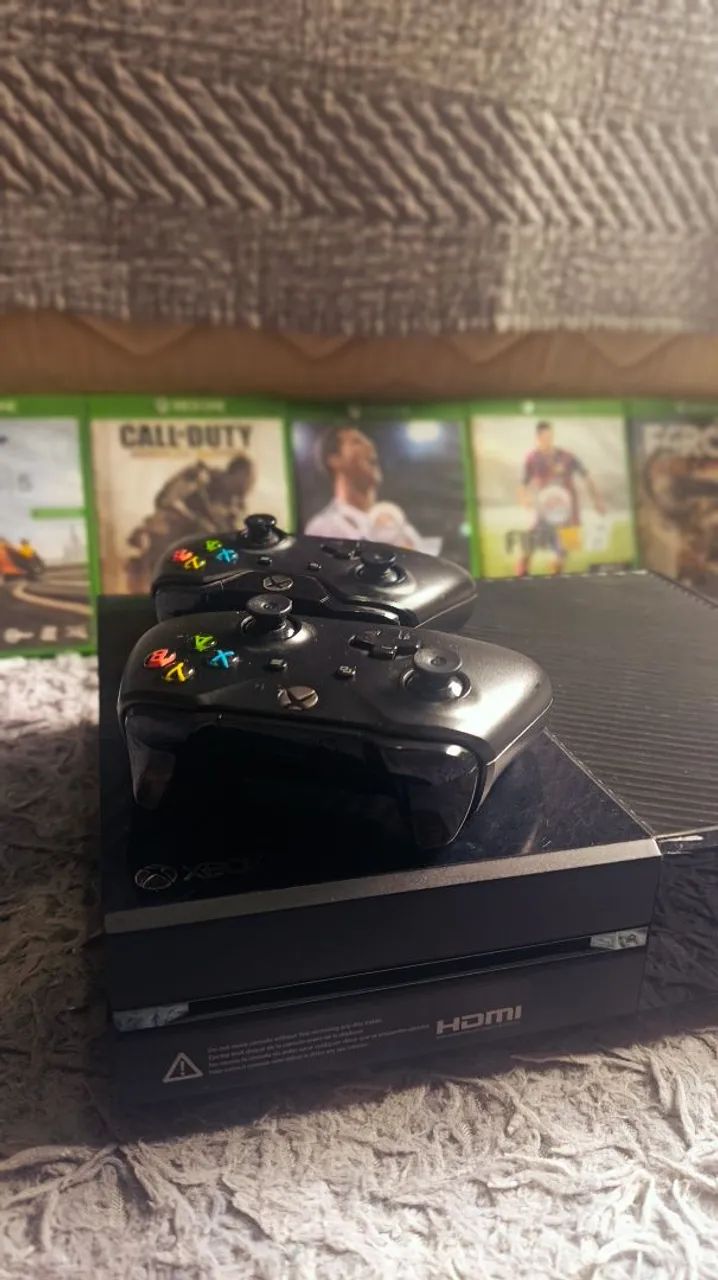 Xbox One Completo com 2 Controles e 6 Jogos - Foto 2