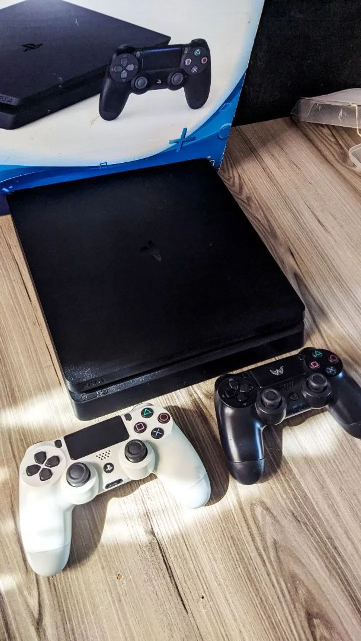Videogame Playstation 4 Slim 1TB 2 controles e jogos - Foto 2