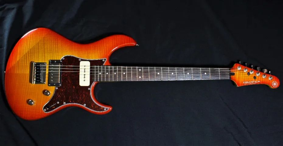 Guitarra Yamaha Pacifica 611HFM - Instrumentos musicais - Planalto