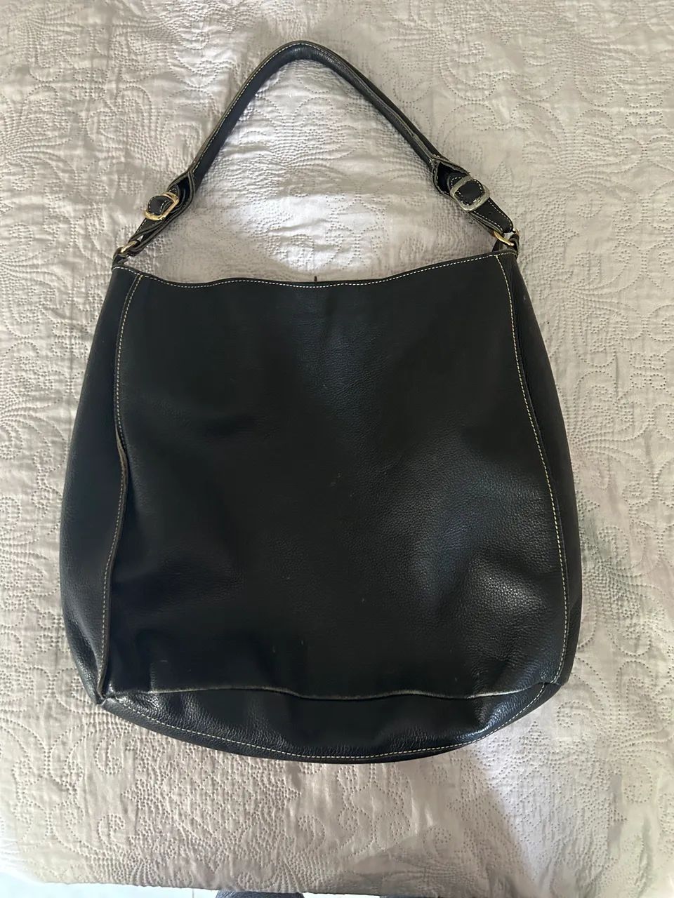 Bolsa 100% em couro 