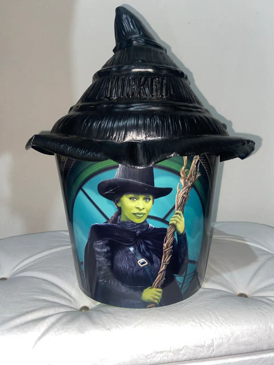 Balde de pipoca Wicked elphaba com chapel de bruxa cinemark