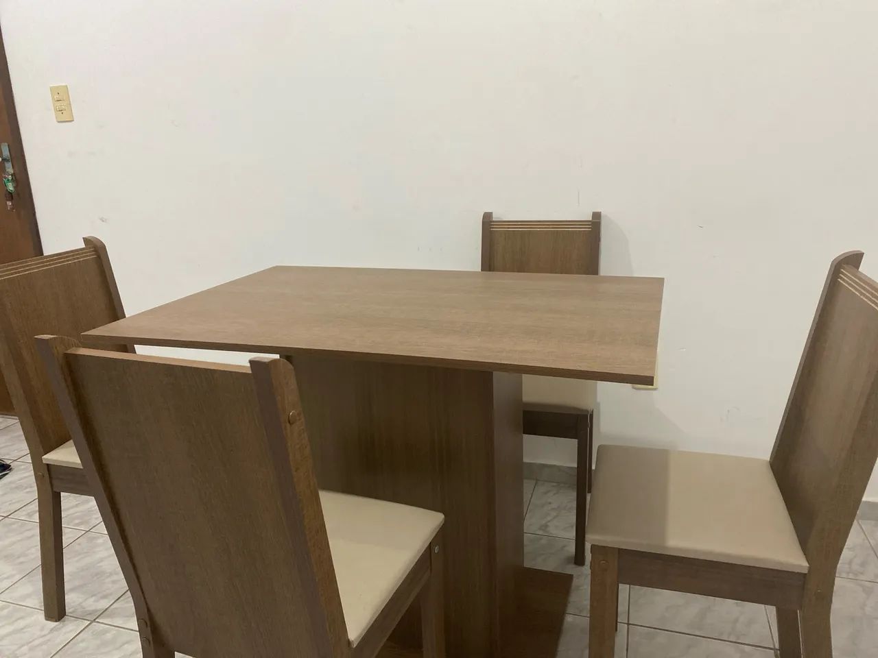 Mesa de jantar com 4 cadeiras  - Foto 2