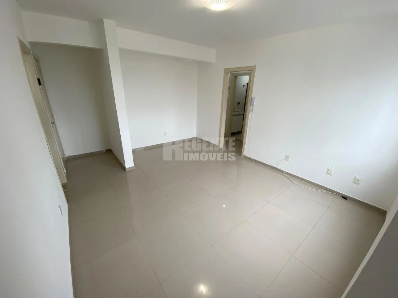 Excelente e aconchegante apartamento de 1 dormitório muito perto da UFSC! - Foto 2