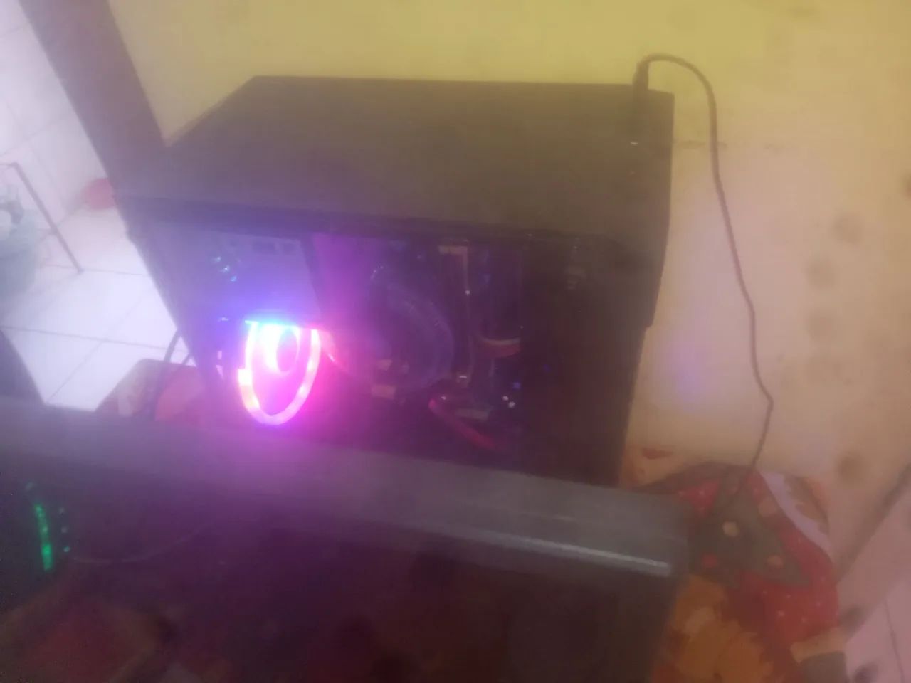 PC para quem quer para trabalhar o Pc no tá com o cabo de SB queimado  - Foto 2