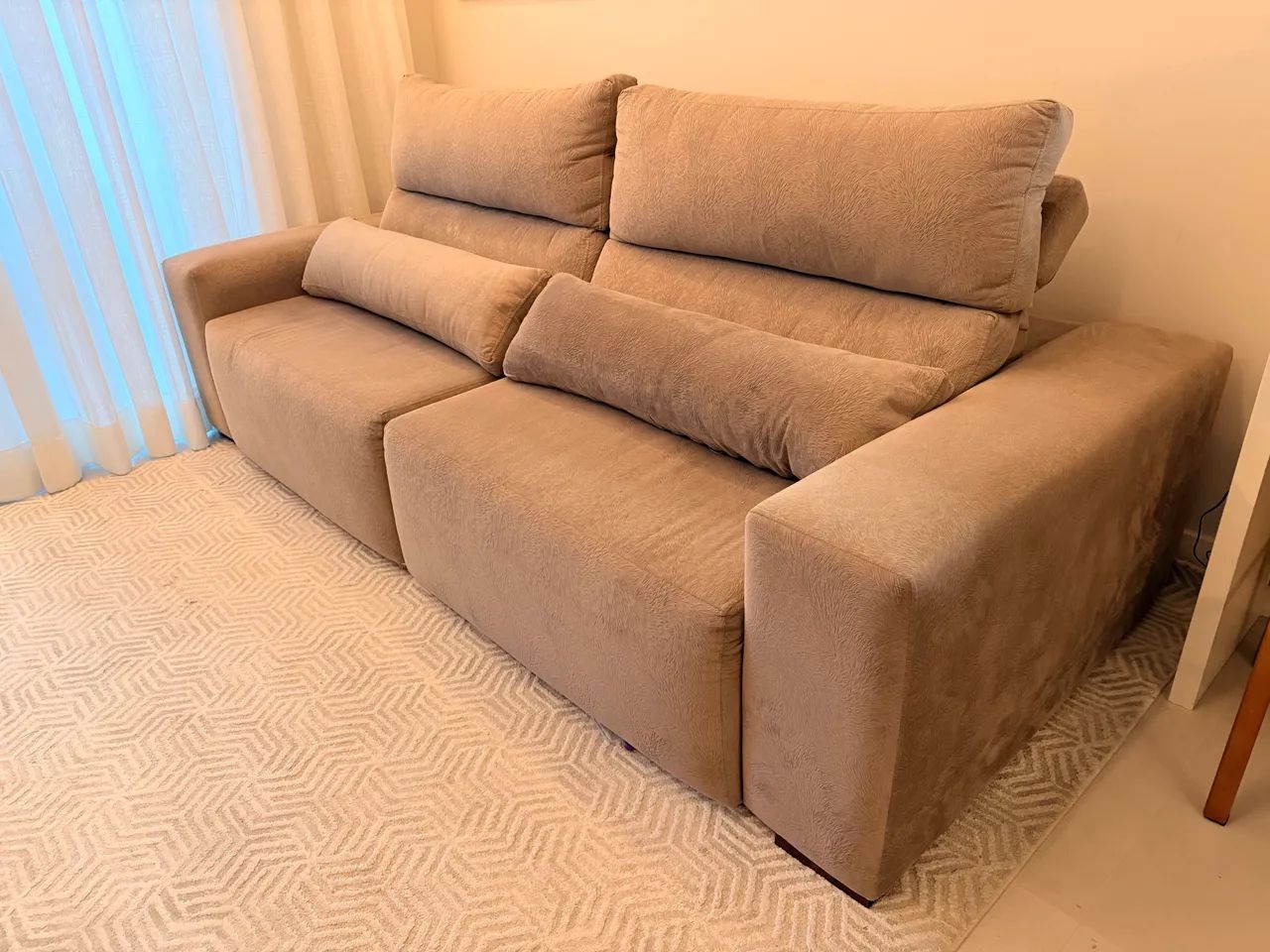 Sofá com chaise retrátil 2,5metros