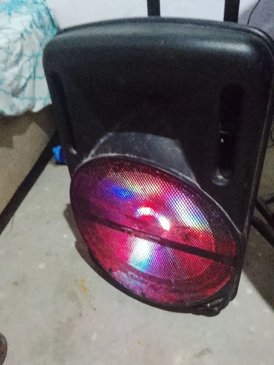 Caixa amplificada .pra vender logo 