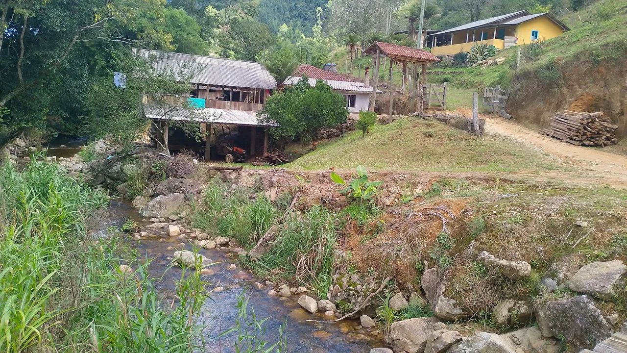 Vendo sítio com casa em anitápolis estrada geral Rio da Prata  - Foto 2