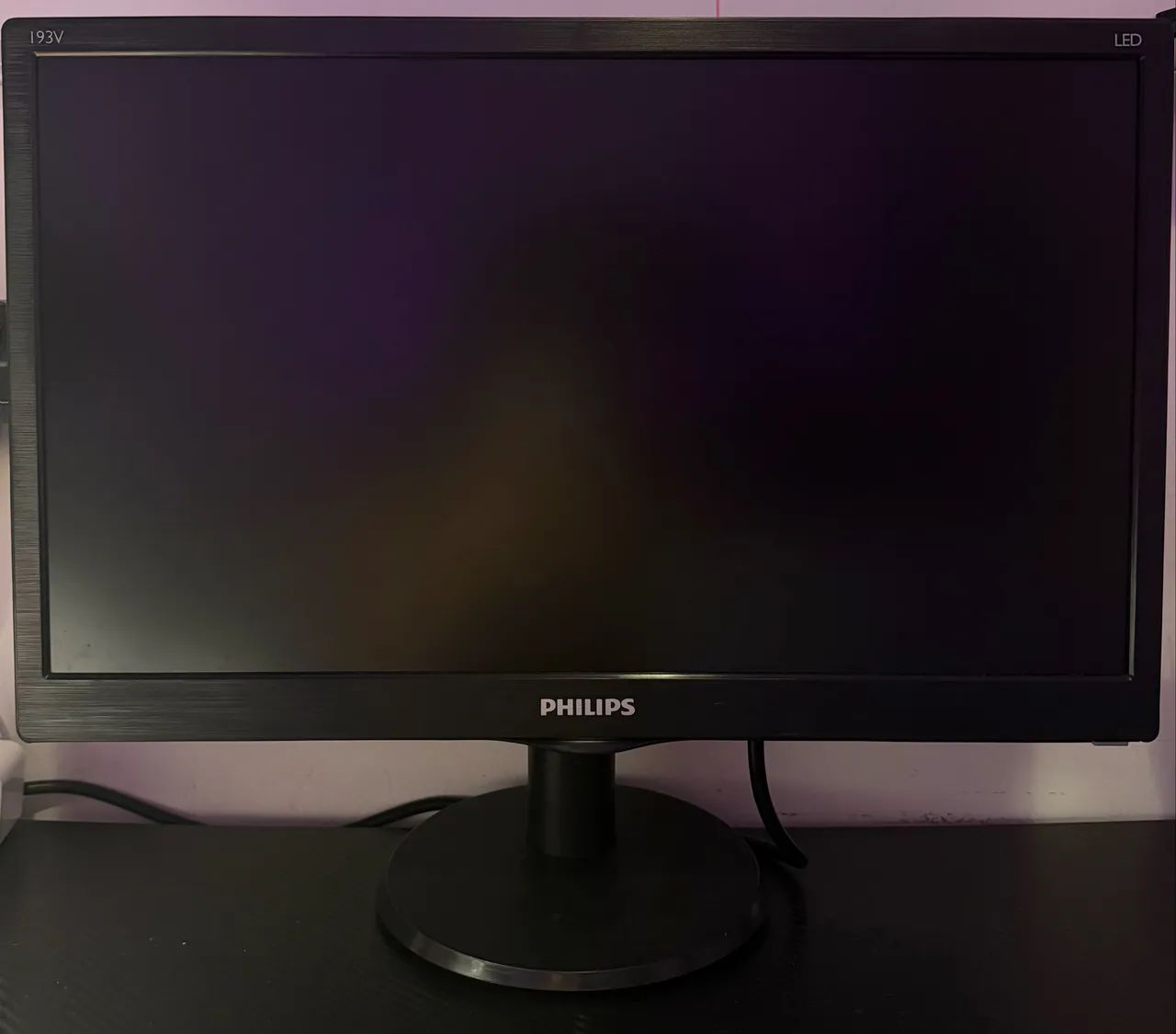 Monitor Philips 19 polegadas LED HDMI/VGA - Modelo 193V5LHSB2/57