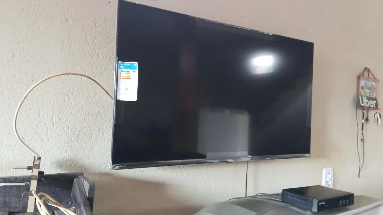 Vendo televisão Roku 43 polegadas  - Foto 3