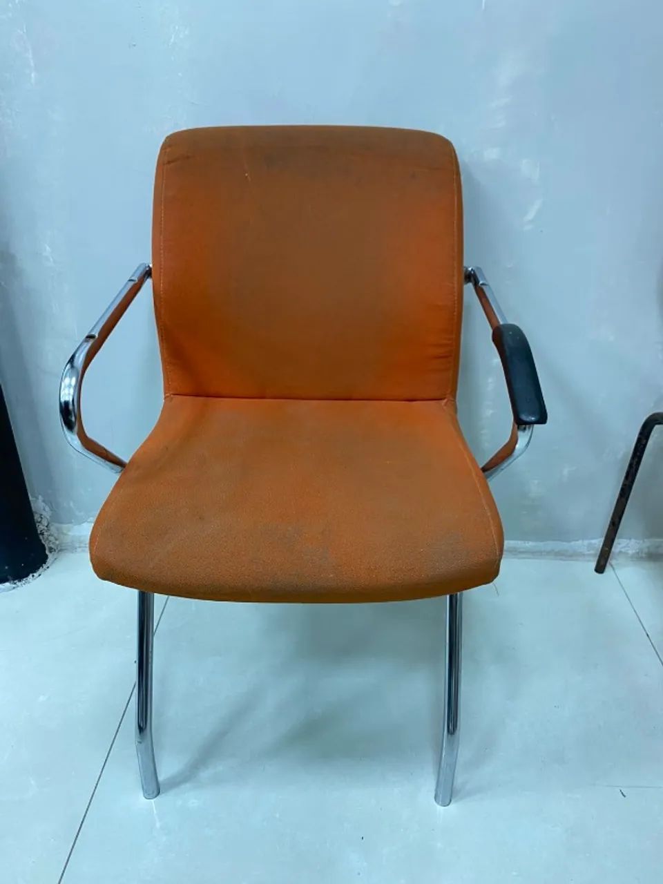 Cadeira de escritorio laranja  - Foto 3