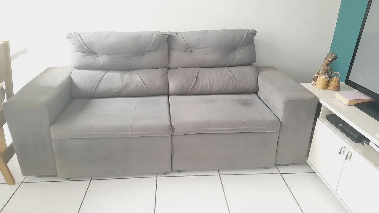 Vendo sofá em excelente estado! Retrátil e reclinada com 2m de largura, comprado em 2022. - Foto 4