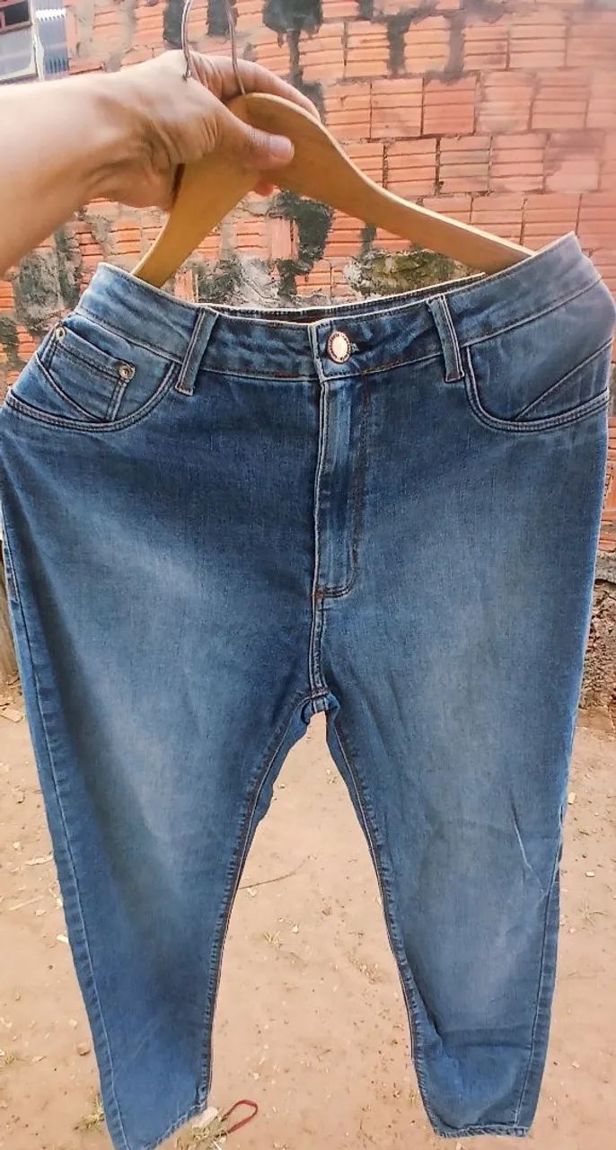 Calca tamanho 42  da pra homem e mulher 