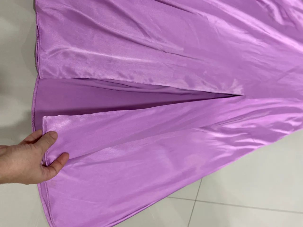 Vestido lilás longo madrinha com fenda e bojo  - Foto 3