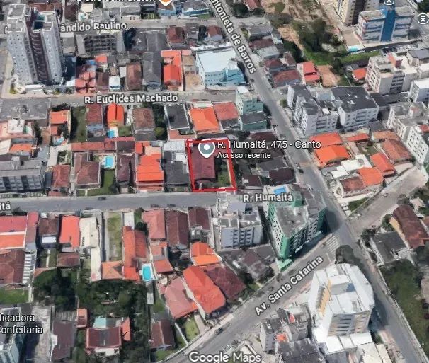 Casa a venda no Estreito, terreno almplo e com viabilidade