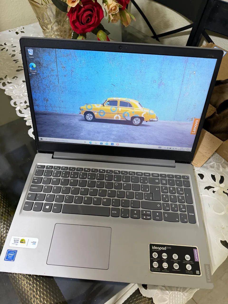     Notebook em excelente estado, sem defeitos. 