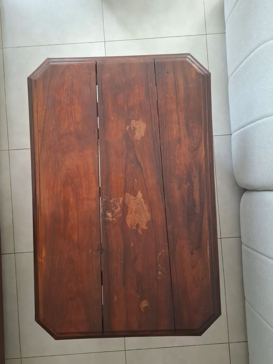 Mesa se centro de madeira maciça 