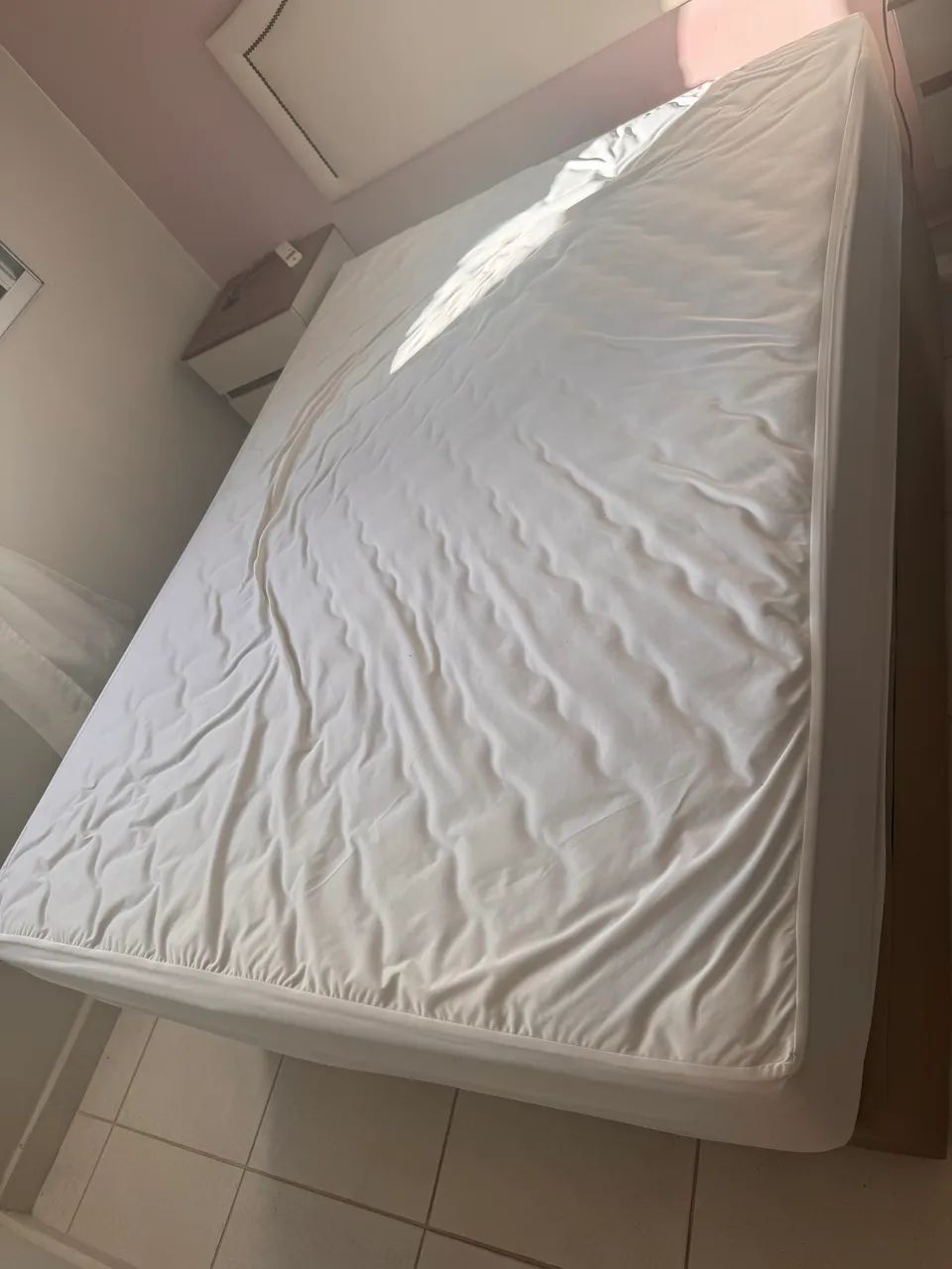  Cama casal - bau e colchão  - Foto 2