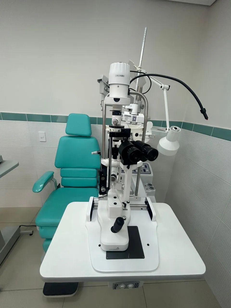 Cadeira Oftalmológica Apramed Elegance + Equipamento Oftalmológico - Foto 3